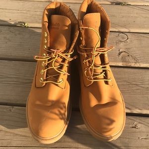 Size 9 men Timberland boots
